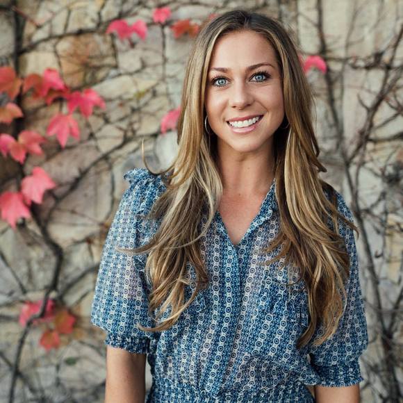 Meet your Posher, Amanda - Picture 1 of 1